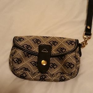 Dooney & Bourke Accessories - Dooney & Bourke small wallet Dooney & Bourke Accessories - Dooney & Bourke small wallet